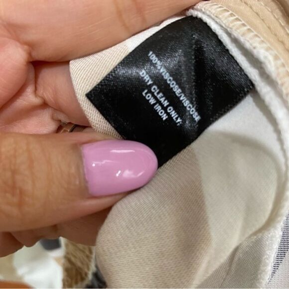 Lafayette 148 New York
Hester Vienna Striped‎ Wide-Leg Pants - Picture 6 of 8